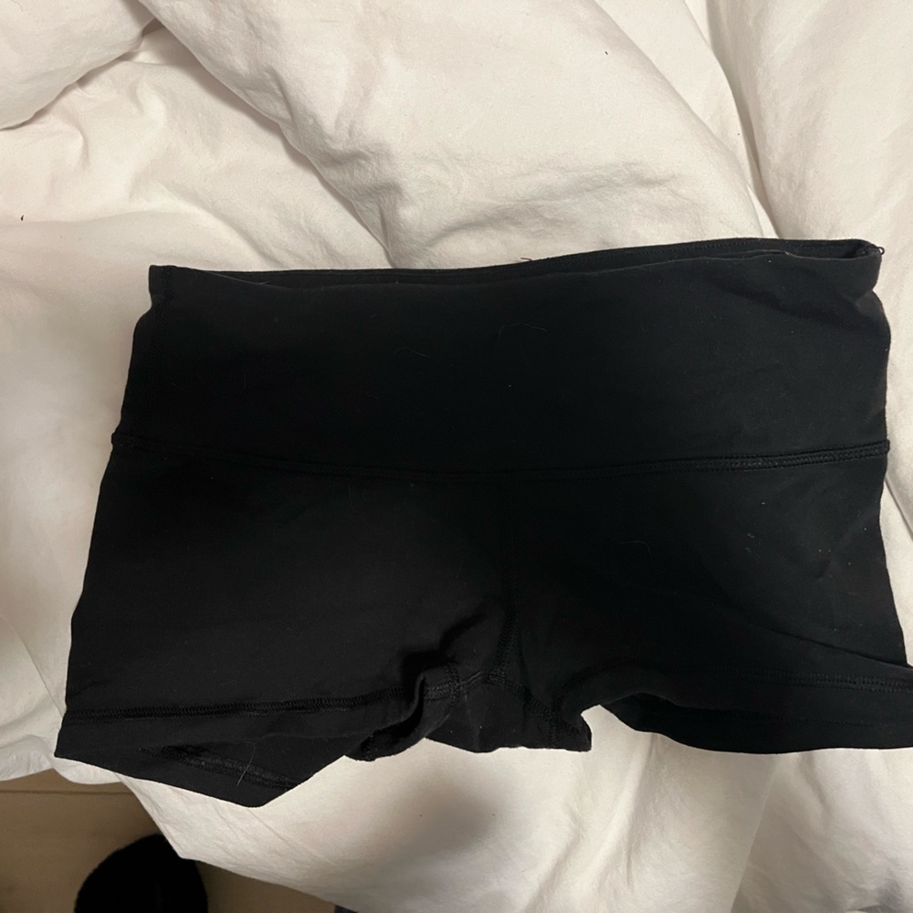 Lulu lemon booty shorts